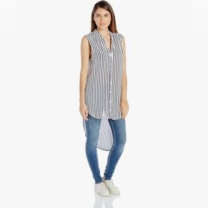 sleeveless blouse/tunic